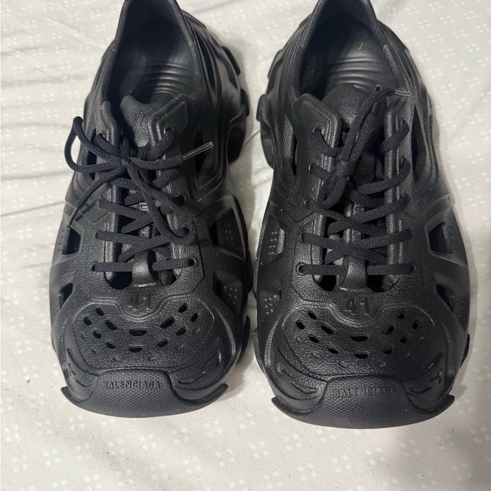 Balenciaga Black Sneakers Lightweight Mesh Design - Picture 2 of 3